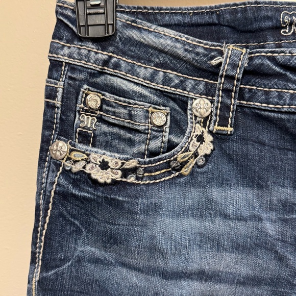 Miss Me 29 Capri's #M3123P Embroidered Embellished Metallic Angel Wing Pockets - Picture 4 of 15